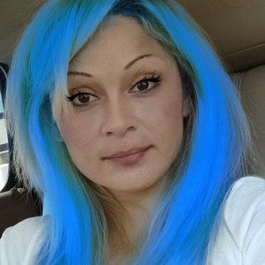 Meet your Posher, Karmella